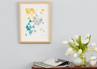 geometrisches Poster minimalistisches Poster Dreiecke Martinesk petrol gelb grau A4 Wand Zoom